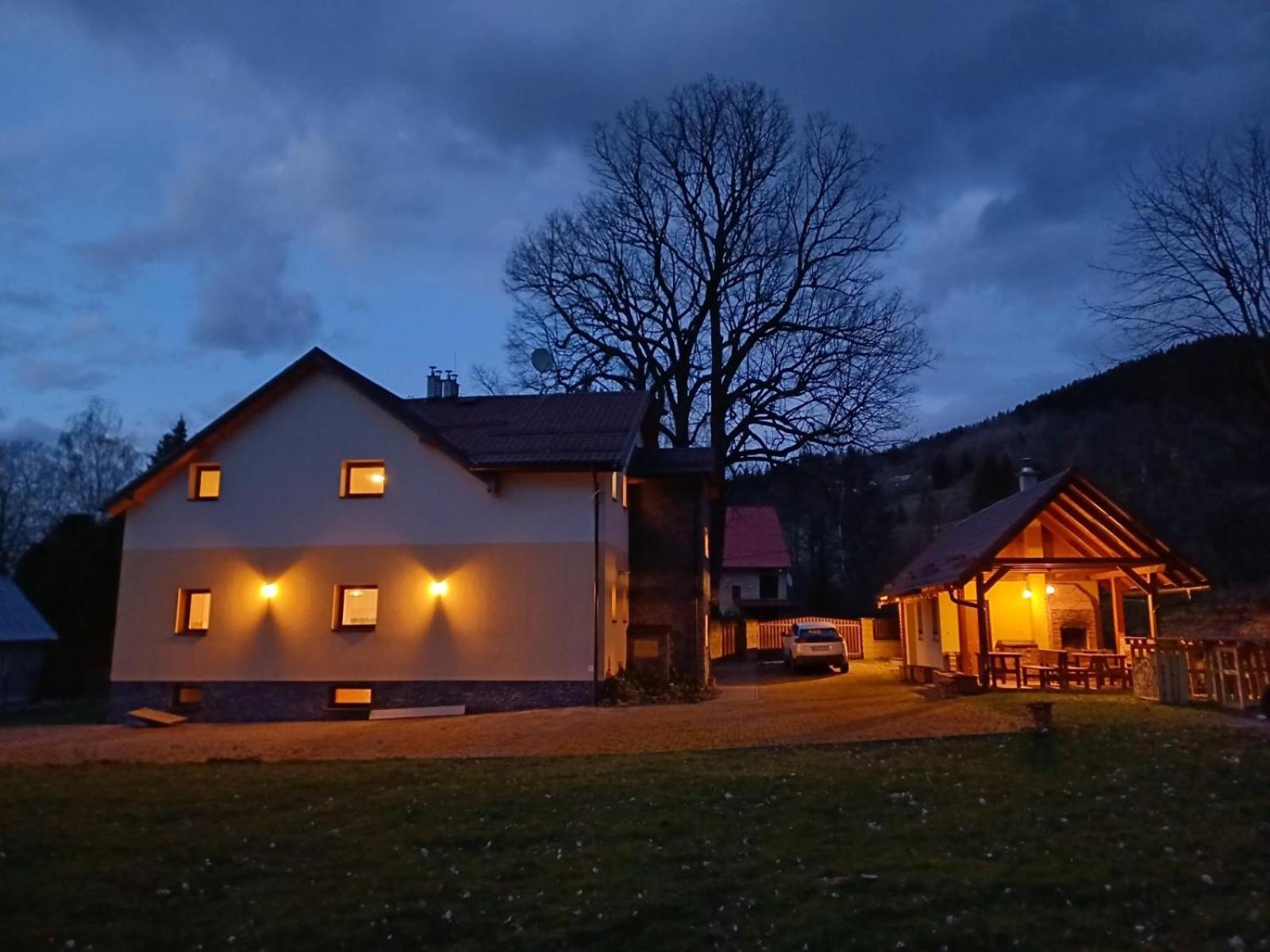 Vila Pohoda Javorniky S Rozlahlym Pozemkom Makov Exterior foto